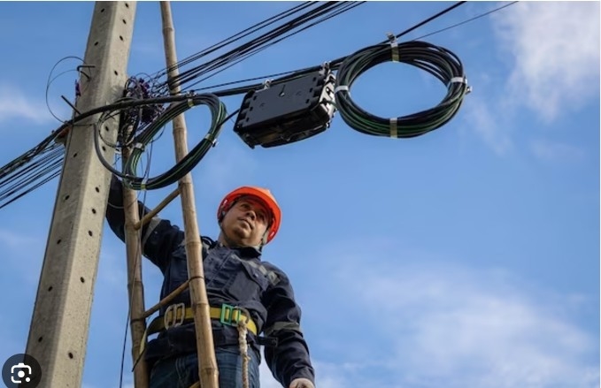 Самоподдерживающийся FTTH кабель с 4 ядрами для телефонной связи