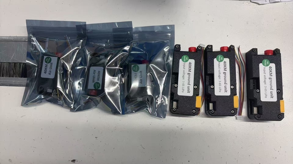 Конфиденциальное покрытие пиджак материал FPV квадрокоптер дрон 25 км / руль Внутренняя к внешней проводке FC тип соединителя для высокой прочности натяжения