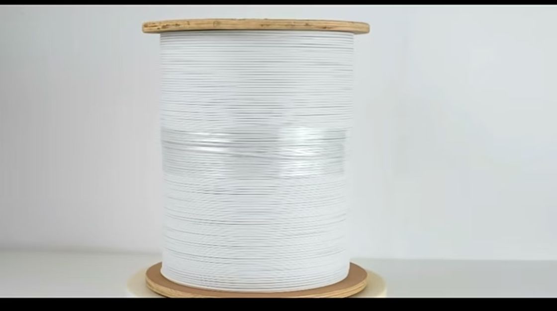 Оптический кабель типа «бабочка» с металлическим усилением, оболочкой LSZH и волокном, устойчивым к изгибам, для прокладки в системах FTTX